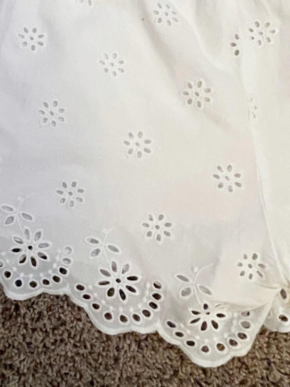 H&M White Eyelet Lace Shorts Women’s Size 4 Small Scalloped Hem 100% Cotton - Picture 6 of 7